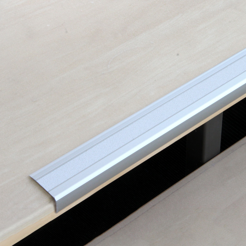 Antirutschtreppenkantenprofil Aluminium m2 Easy Clean weiß 53x610x31mm