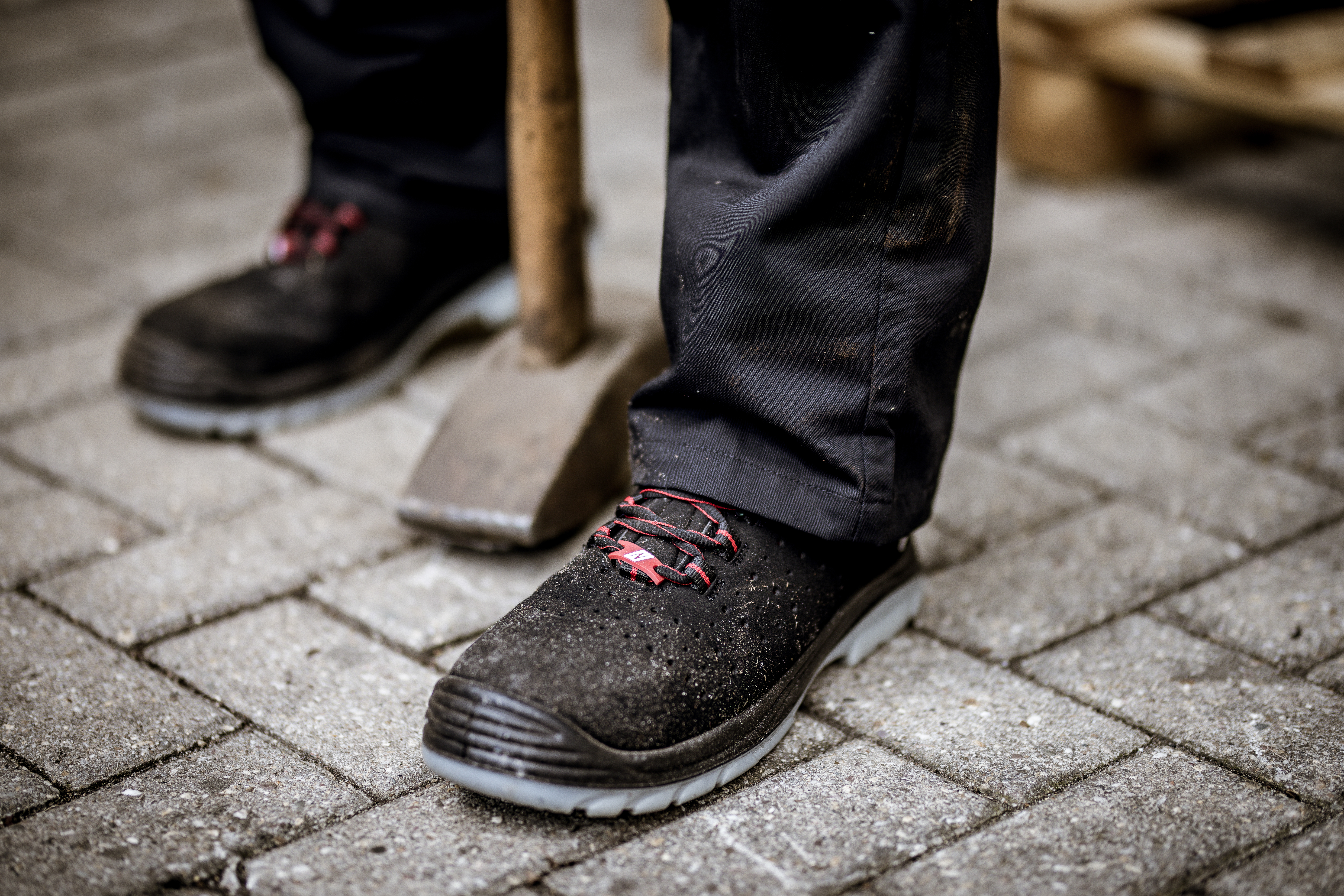 NITRAS MICRO STEP MID, S1 P Sicherheitsstiefel, halbhoch, schwarz, EN ISO 20345, EN 61340-4-3, DGUV Regel 112-191